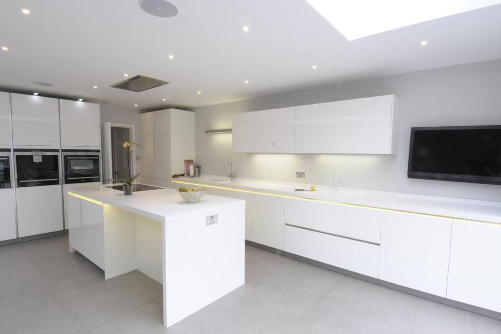 Four Bedroom Modern Victorian Wandsworth House Londres Extérieur photo