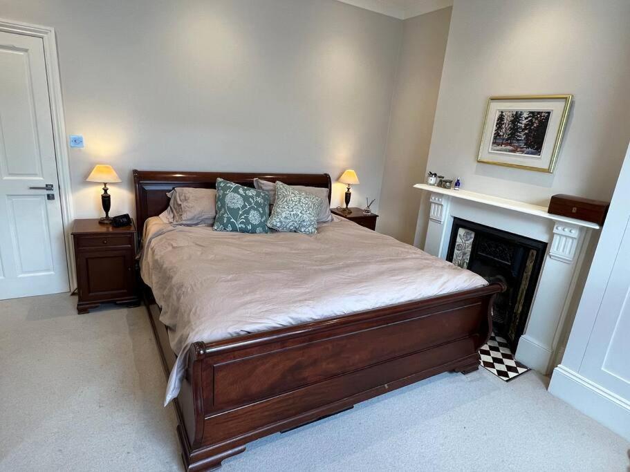 Four Bedroom Modern Victorian Wandsworth House Londres Extérieur photo
