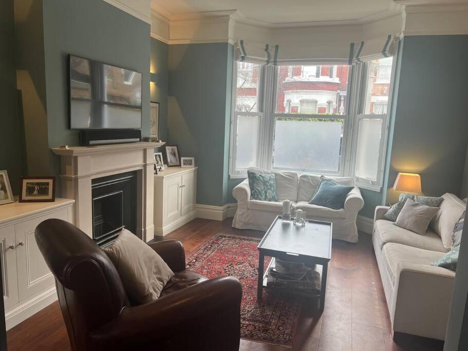 Four Bedroom Modern Victorian Wandsworth House Londres Extérieur photo